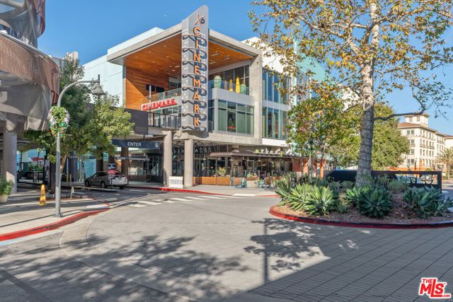 6400 Crescent Parkway 206, Los Angeles, CA 90094