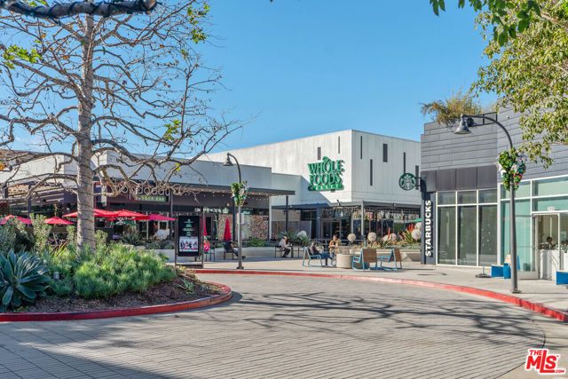 6400 Crescent Parkway 206, Los Angeles, CA 90094