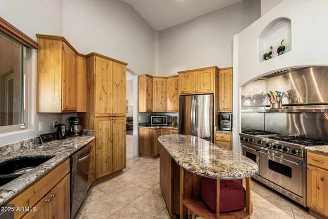 20022 W HIGHLAND Avenue, Litchfield Park, AZ 85340