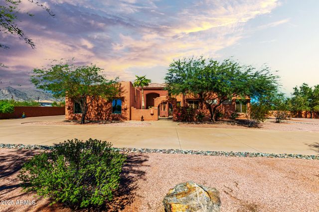 20022 W HIGHLAND Avenue, Litchfield Park, AZ 85340