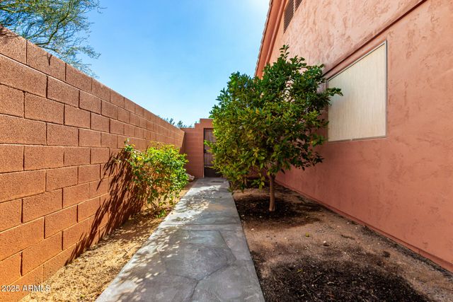 20022 W HIGHLAND Avenue, Litchfield Park, AZ 85340