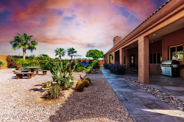 20022 W HIGHLAND Avenue, Litchfield Park, AZ 85340