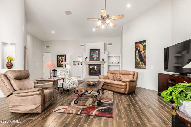 20022 W HIGHLAND Avenue, Litchfield Park, AZ 85340