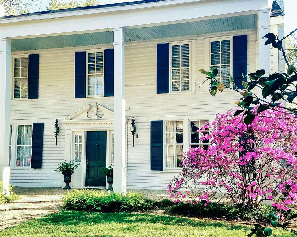 107 West Wheat Street W, Woodville, TX 75979