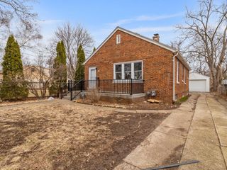 7112 N 42nd STREET, Milwaukee, WI 53209