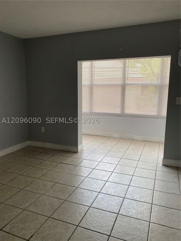 140 Royal Palm Rd 207, Hialeah Gardens, FL 33016