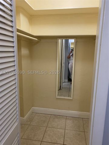 140 Royal Palm Rd 207, Hialeah Gardens, FL 33016