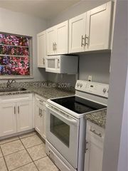 140 Royal Palm Rd 207, Hialeah Gardens, FL 33016