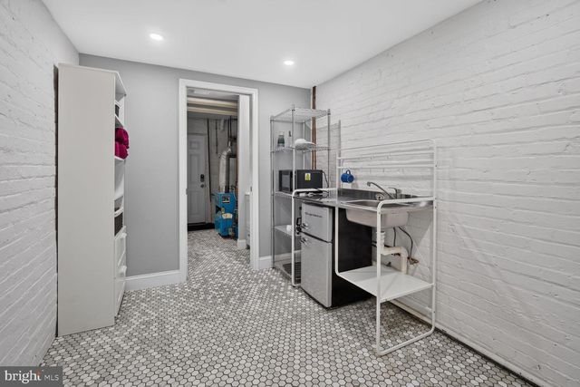 3909 W ST NW, Washington, DC 20007