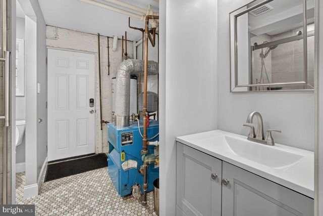 3909 W ST NW, Washington, DC 20007