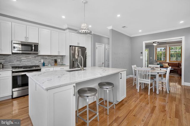 3909 W ST NW, Washington, DC 20007