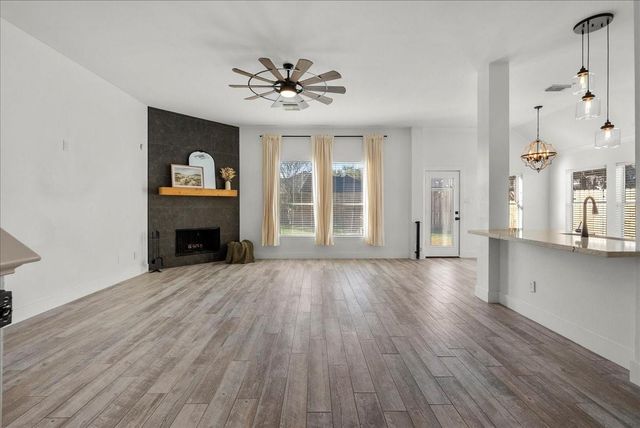 6087 Aldersby Lane, League City, TX 77573