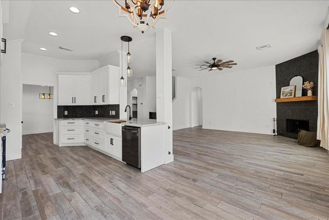 6087 Aldersby Lane, League City, TX 77573