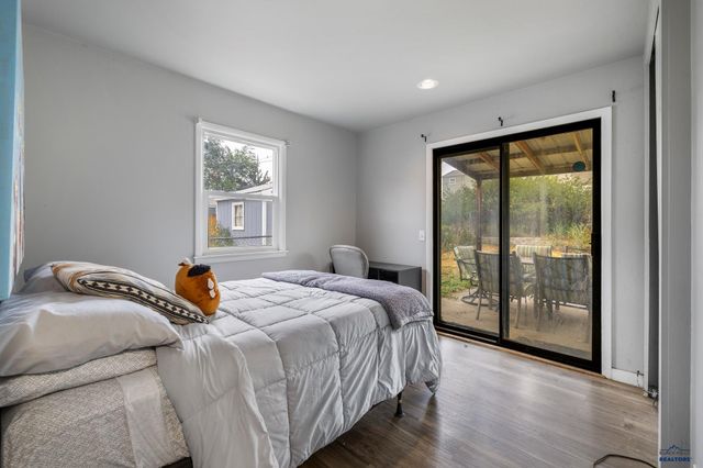 424 ROBBINS DR, Rapid City, SD 57701