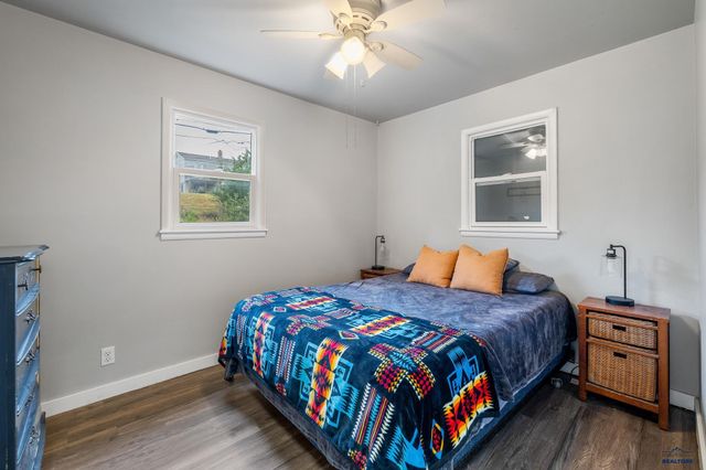 424 ROBBINS DR, Rapid City, SD 57701