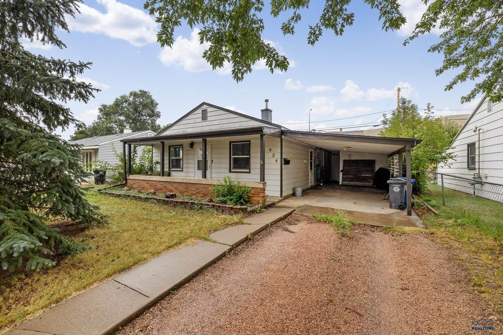 424 ROBBINS DR, Rapid City, SD 57701