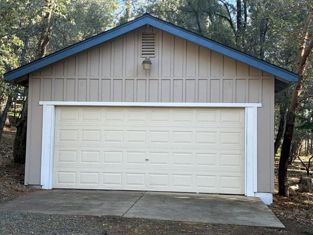 19630 Charleston Rd, Volcano, CA 95687