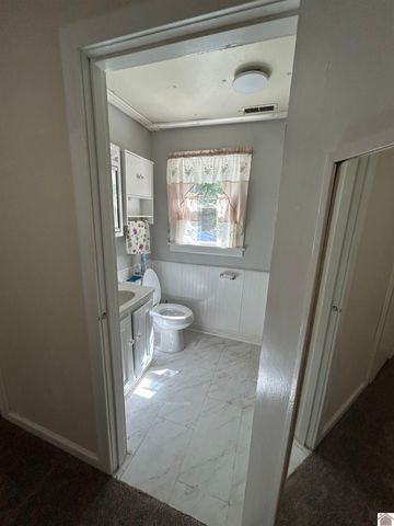 2211 Dixie Ave, Paducah, KY 42003