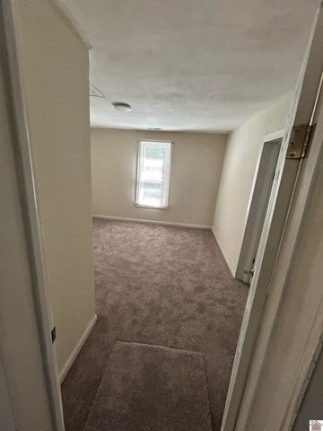 2211 Dixie Ave, Paducah, KY 42003