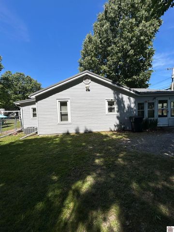 2211 Dixie Ave, Paducah, KY 42003