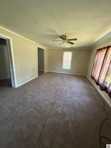 2211 Dixie Ave, Paducah, KY 42003