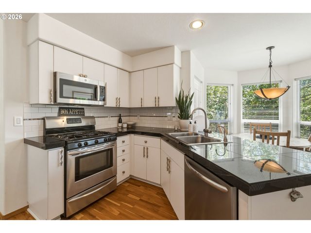 16840 Nw ARGYLE Way, Portland, OR 97229