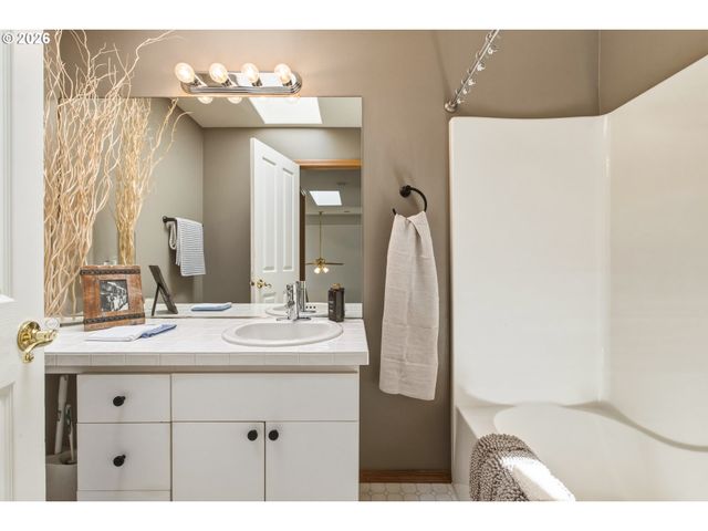 16840 Nw ARGYLE Way, Portland, OR 97229