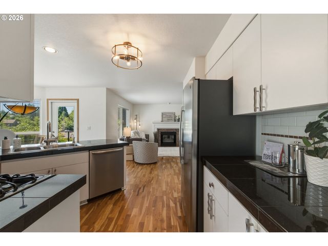 16840 Nw ARGYLE Way, Portland, OR 97229
