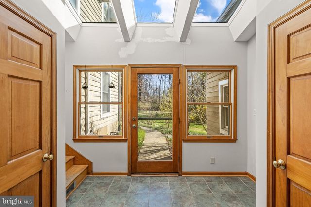 38164 STEVENS RD, Lovettsville, VA 20180