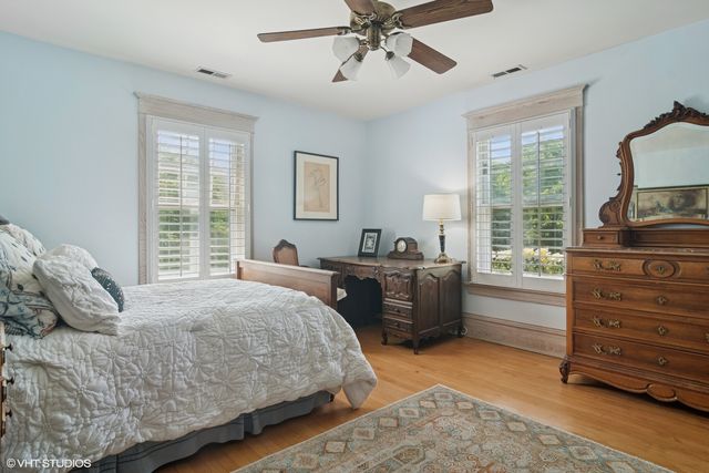 300 E Euclid Avenue, Arlington Heights, IL 60004