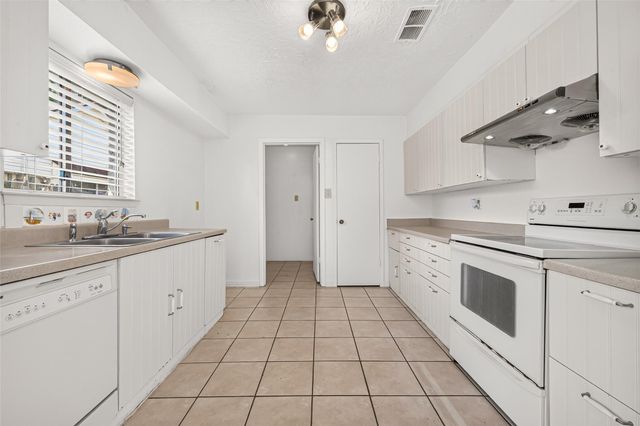 2803 Fir Crest Court, Stafford, TX 77477