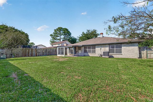2803 Fir Crest Court, Stafford, TX 77477