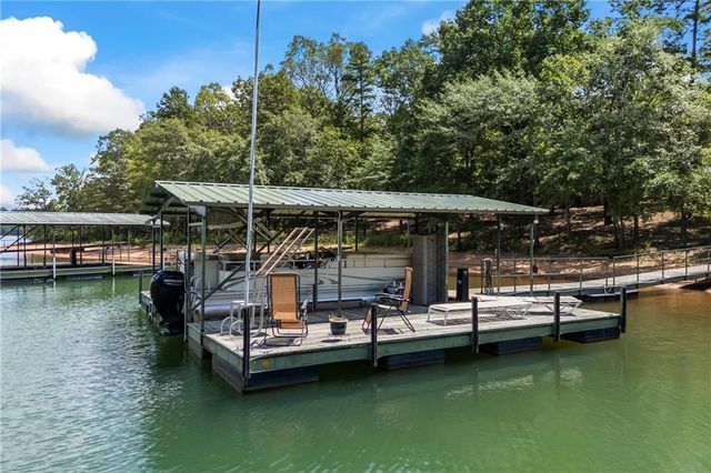357 Tugaloo Point, Hartwell, GA 30643