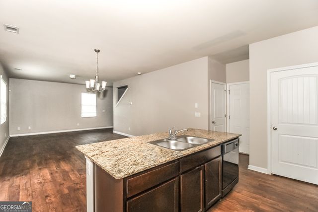 2944 S South Hills, Riverdale, GA 30296