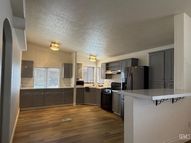 6601 Eucalyptus Drive 236, Bakersfield, CA 93306