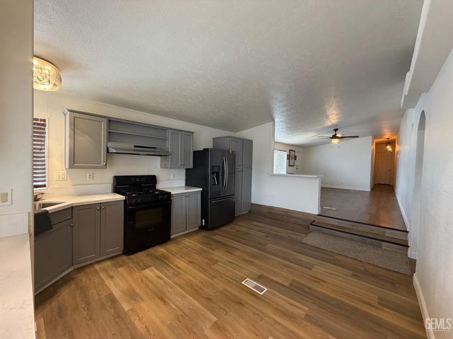 6601 Eucalyptus Drive 236, Bakersfield, CA 93306
