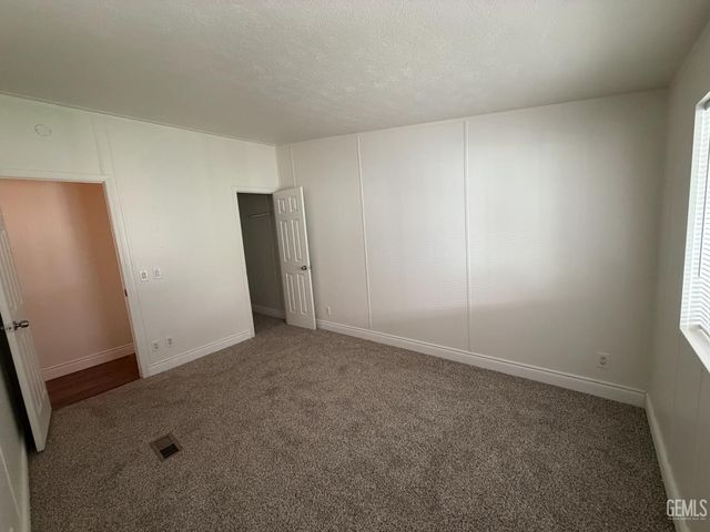 6601 Eucalyptus Drive 236, Bakersfield, CA 93306