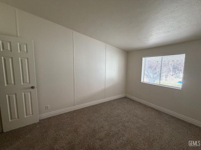 6601 Eucalyptus Drive 236, Bakersfield, CA 93306