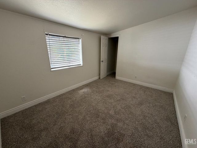 6601 Eucalyptus Drive 236, Bakersfield, CA 93306
