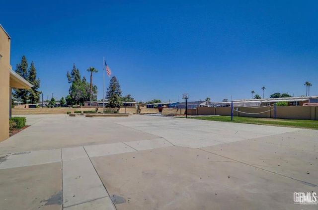 6601 Eucalyptus Drive 236, Bakersfield, CA 93306