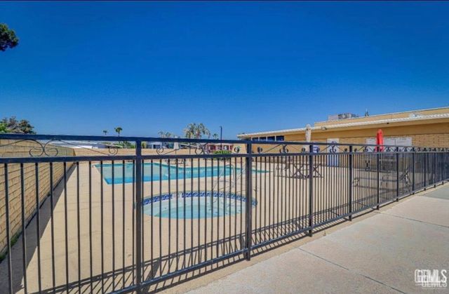 6601 Eucalyptus Drive 236, Bakersfield, CA 93306