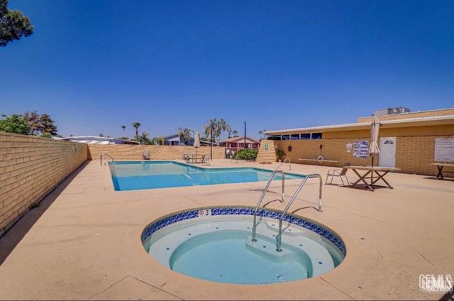 6601 Eucalyptus Drive 236, Bakersfield, CA 93306