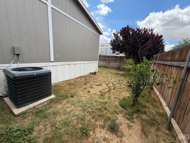 6601 Eucalyptus Drive 236, Bakersfield, CA 93306