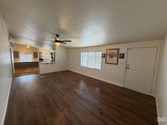 6601 Eucalyptus Drive 236, Bakersfield, CA 93306