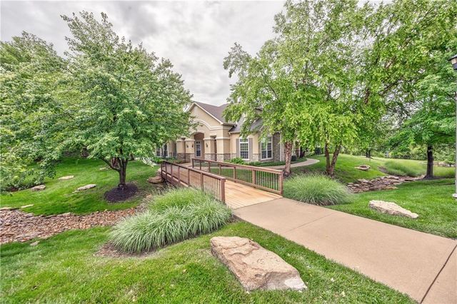 16164 Linden Street, Overland Park, KS 66085