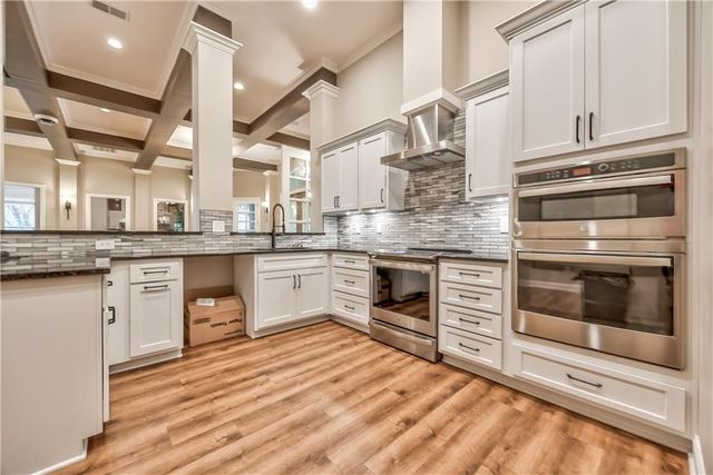 16164 Linden Street, Overland Park, KS 66085