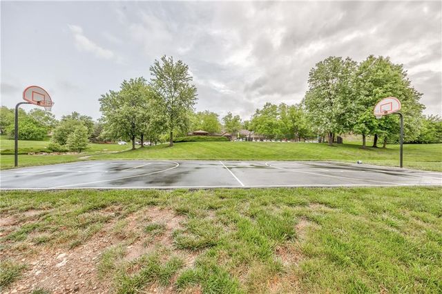 16164 Linden Street, Overland Park, KS 66085