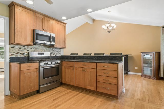 1310 E Ironwood Drive, Mount Prospect, IL 60056