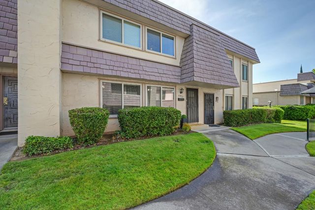 5931 Via Casitas, Carmichael, CA 95608