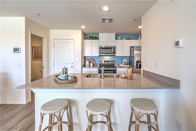 6078 Cosmos Garden Street, North Las Vegas, NV 89081